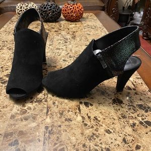 Kenneth Cole Reaction women shoes size 11 black